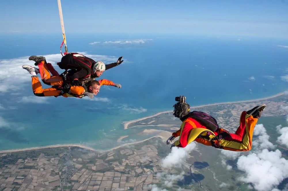 A'Air Parachutisme à Quettreville-sur-Sienne, Manche (50)