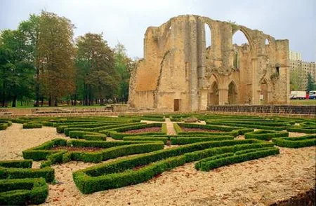 Abbaye Notre Dame du Lys à Dammarie-les-Lys, Seine-et-Marne (77)