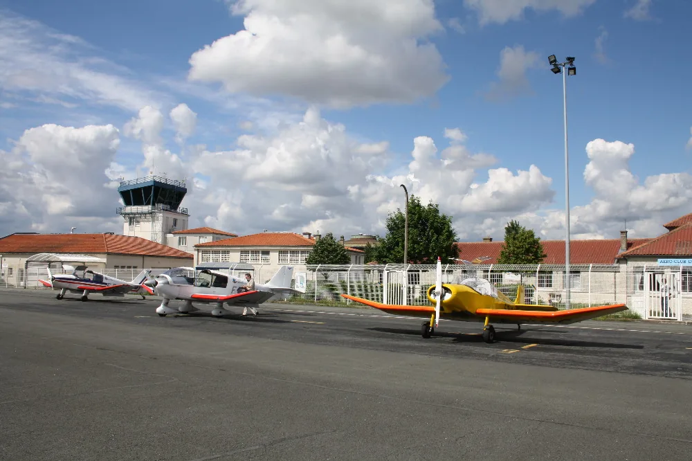 Aéroclub Asptt Poitiers à Biard, Vienne (86)