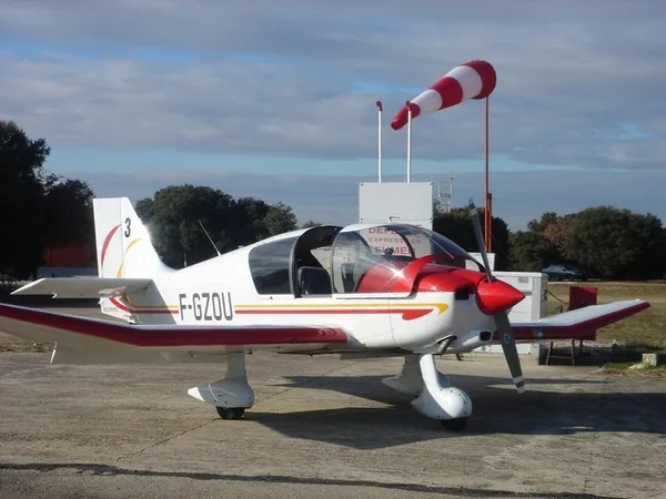 Aéroclub du Comtat Venaissin à Pernes-les-Fontaines, Vaucluse (84)
