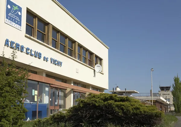 Aéroport de Vichy-Charmeil à Charmeil, Allier (03)