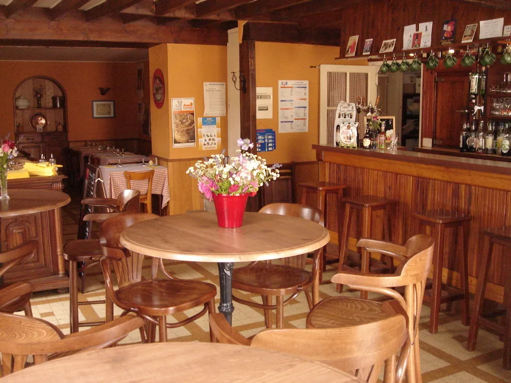 Auberge du Camp de Cora à Saint-Moré, Yonne (89)