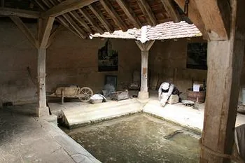 Balade dans le village de Vielmanay à Vielmanay, Nièvre (58)