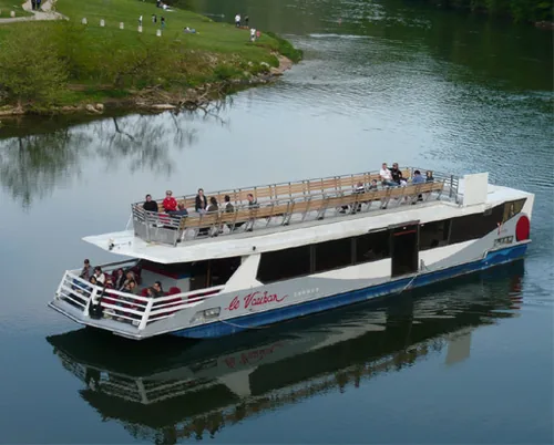 Bateau de Besancon le Vauban à Villers-le-Lac, Doubs (25)