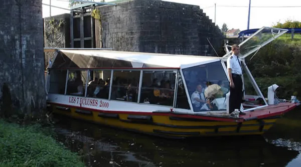 Bateau 7 Ecluses 2 000 à Écuisses, Saône-et-Loire (71)