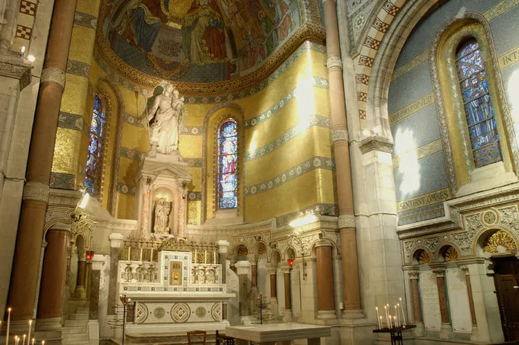 Basilique notre Dame de Brebieres à Albert, Somme (80)