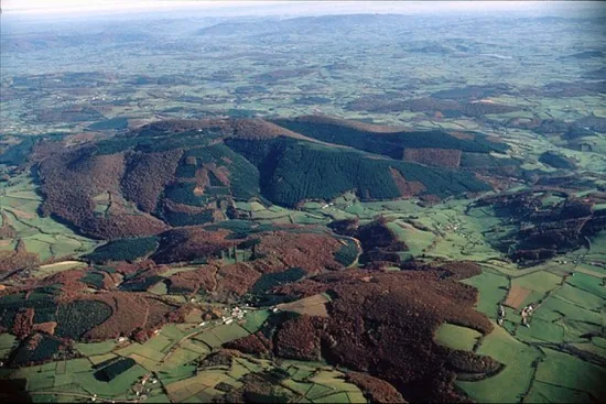 BIBRACTE, un musée, un site archéologique, un centre de recherche à Glux-en-Glenne, Nièvre (58)