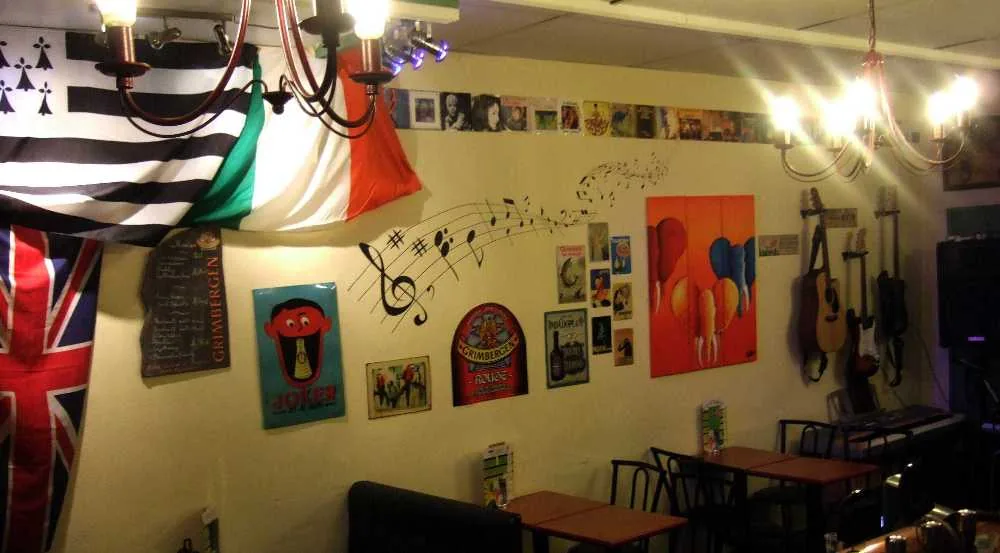 Café des Tilleuls à Autun, Saône-et-Loire (71)