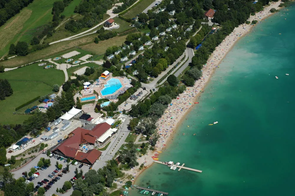Camping Castel la Pergola à Marigny, Jura (39)