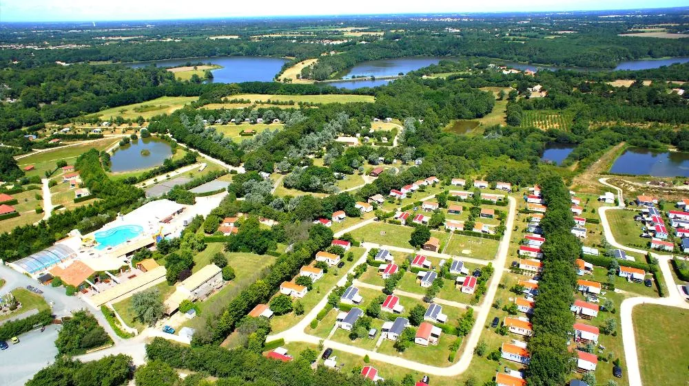 Camping Village de la Guyonnière à Saint-Julien-des-Landes, Vendee (85)