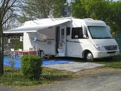 Camping Les Portes du Beaujolais à Anse, Rhône (69)