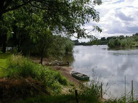 Camping de Loisirs les Pêcheurs à Lays-sur-le-Doubs, Saône-et-Loire (71)