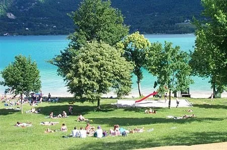 Camping et Base de Loisirs du Sougey à Saint-Alban-de-Montbel, Savoie (73)