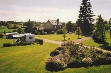 Camping le Puits à Saint-Martin-des-Besaces, Calvados (14)