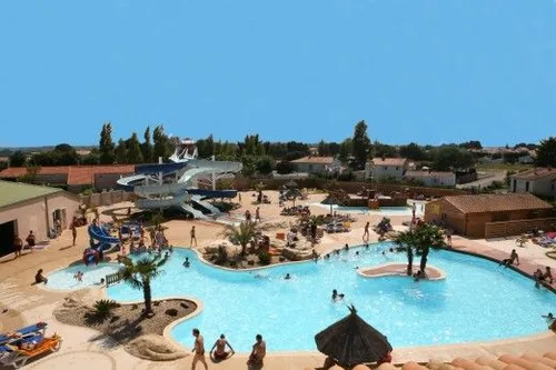 Camping des Dauphins Bleus à Givrand, Vendee (85)