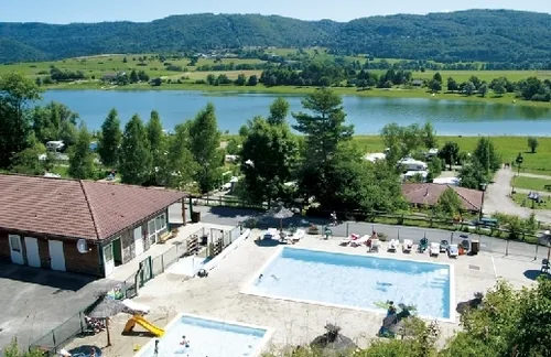 Camping des Gorges de l'Oignin à Matafelon-Granges, Ain (01)