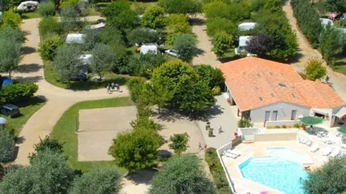 Camping Les Charmes à Apremont, Vendee (85)