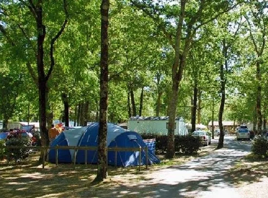 Camping Les Genêts à Soulac-sur-Mer, Gironde (33)