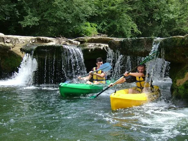Canoë sur le Guiers avec Vertes Sensations à Pont-de-Beauvoisin, Isère (38)