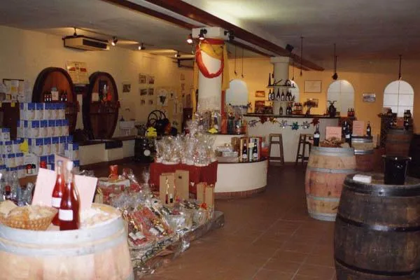 Cave des Vignerons de Vauvert à Vauvert, Gard (30)