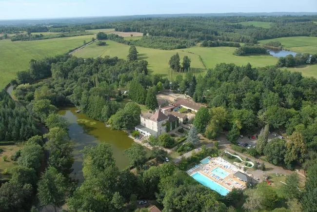Camping Château le Verdoyer à Champs-Romain, Dordogne (24)