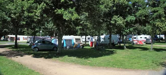 Camping l'Europe à Murol, Puy-de-Dôme (63)