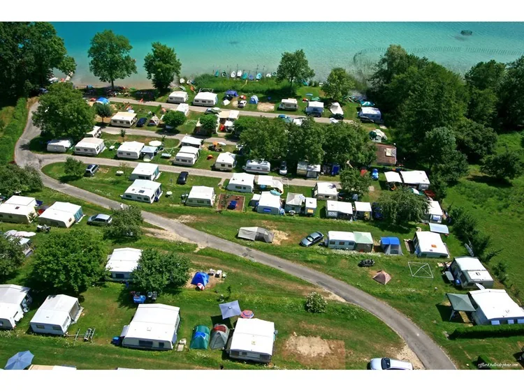 Camping Bellevue à Saint-Alban-de-Montbel, Savoie (73)