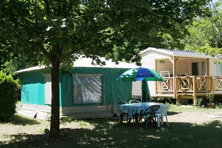 Camping de la Vallee du Doux à Boucieu-le-Roi, Ardèche (07)