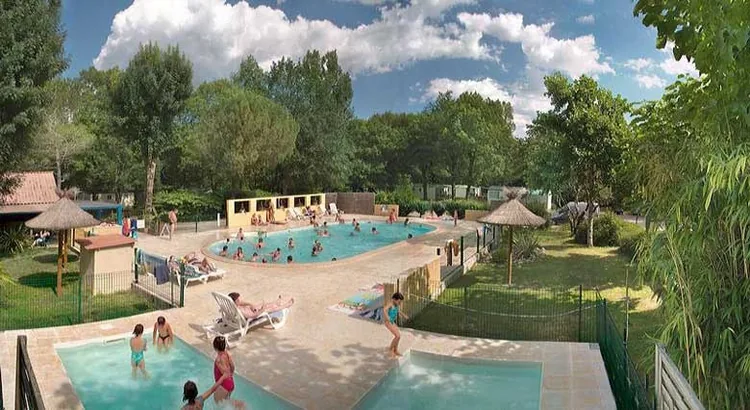 Camping des Iles de la Riviera Limousine à Beaulieu-sur-Dordogne, Corrèze (19)