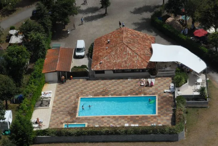 Camping Les Bruyères à Sainte-Eulalie-en-Born, Landes (40)