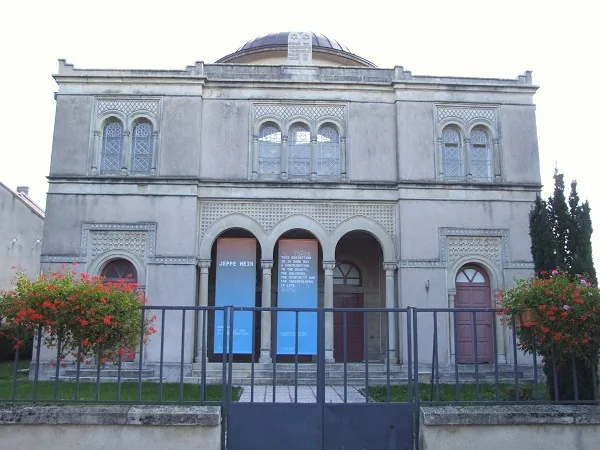 Centre d'Art Contemporain la Synagogue de Delme à Delme, Moselle (57)