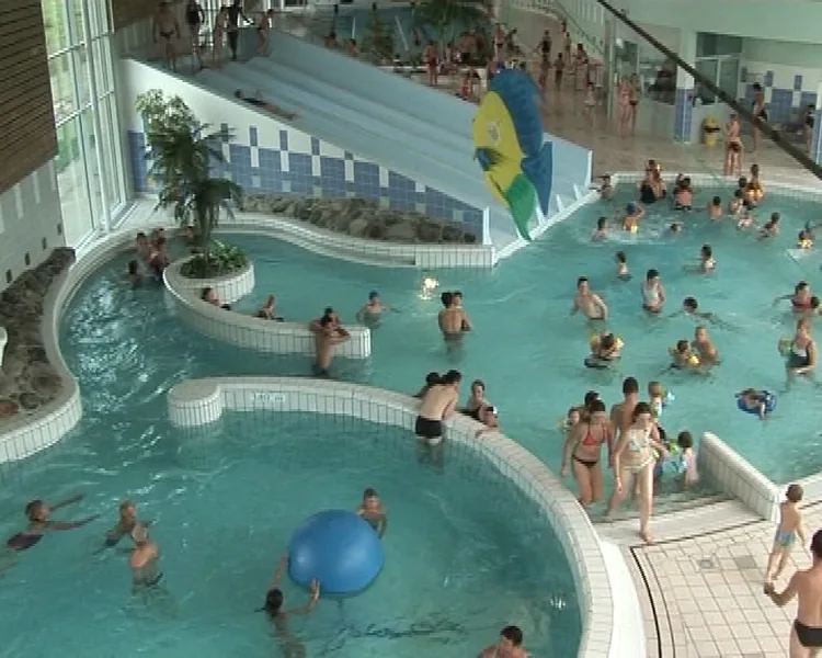 Centre aquatique Forméo du Pays de Falaise à Falaise, Calvados (14)