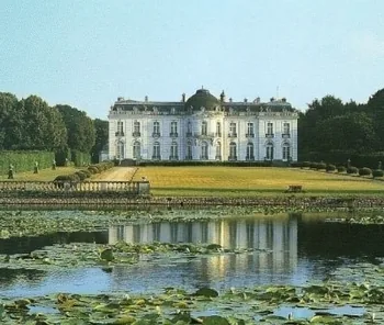 Château de Pont-Chevron à Ouzouer-sur-Trézée, Loiret (45)