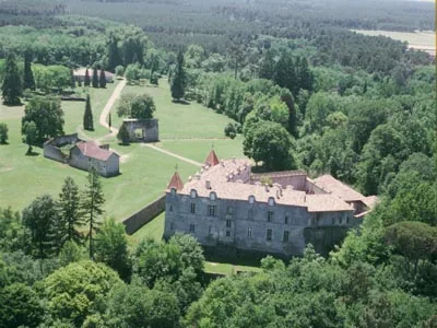 Château de Cazeneuve à Préchac, Gironde (33)