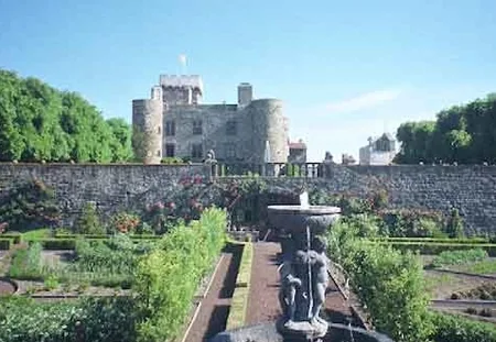 Château d'Opme à Romagnat, Puy-de-Dôme (63)