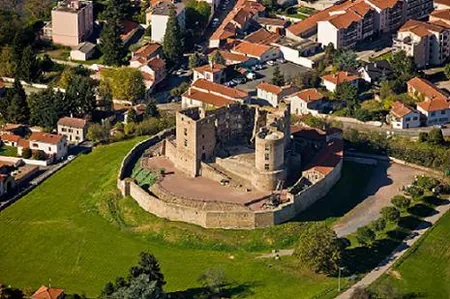 Château de Montrond les Bains à Montrond-les-Bains, Loire (42)