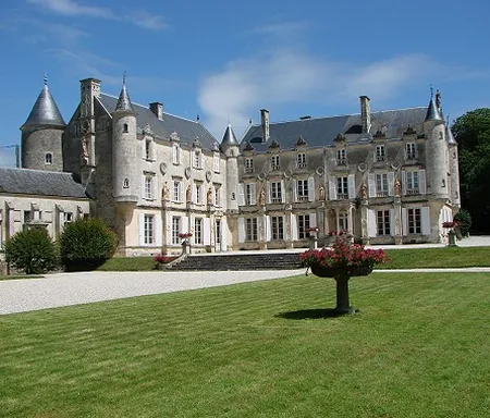 Château de Terre Neuve à Fontenay-le-Comte, Vendee (85)