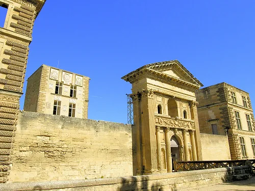 Château de la Tour d'Aigues à La Tour-d'Aigues, Vaucluse (84)