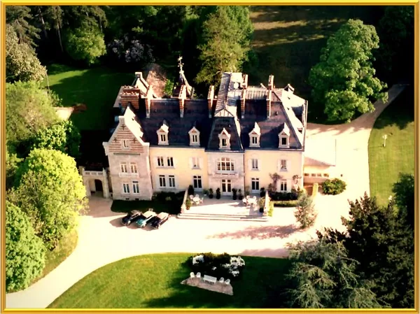 Château-Hôtel La Chassagne à Sainte-Marie-sur-Ouche, Côte-d'Or (21)