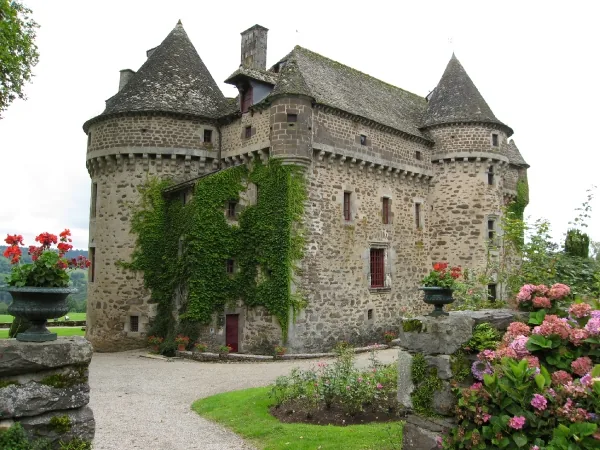 Château d'Auzers à Auzers, Cantal (15)