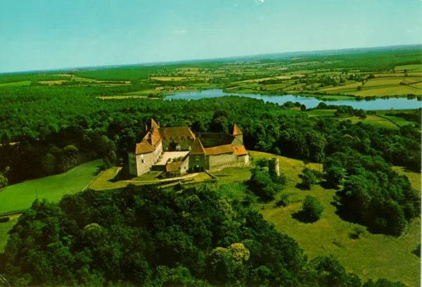 Château de Brandon à Saint-Pierre-de-Varennes, Saône-et-Loire (71)