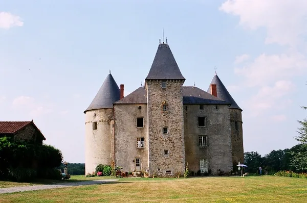 Château de Brie à Champagnac-la-Rivière, Haute-Vienne (87)