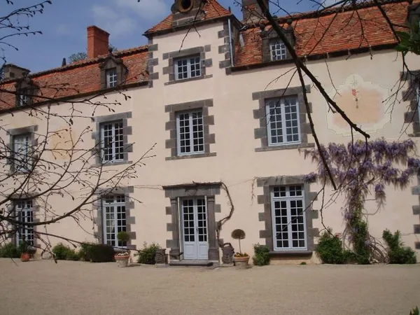 Château de Davayat à Davayat, Puy-de-Dôme (63)