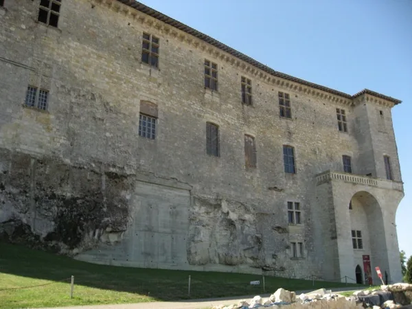 Château de Lavardens à Lavardens, Gers (32)