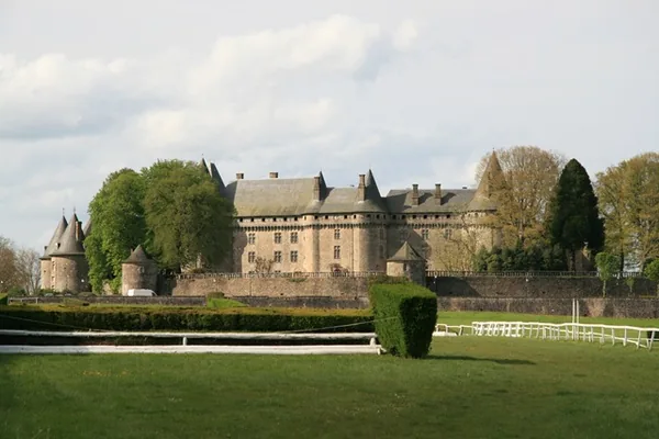 Château de Pompadour à Arnac-Pompadour, Corrèze (19)