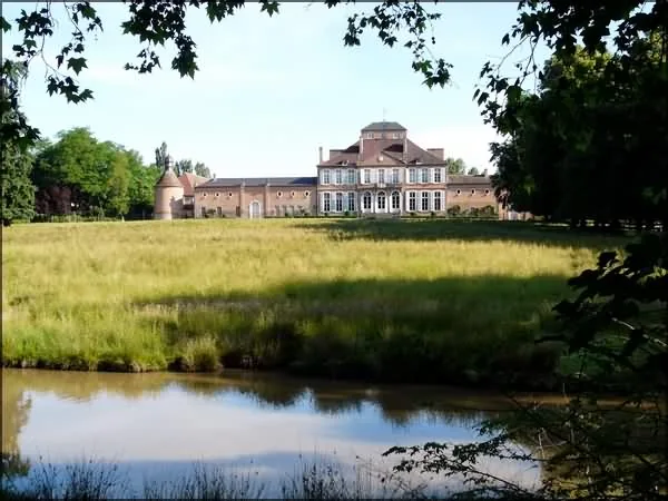 Château de Saint-Augustin à Château-sur-Allier, Allier (03)