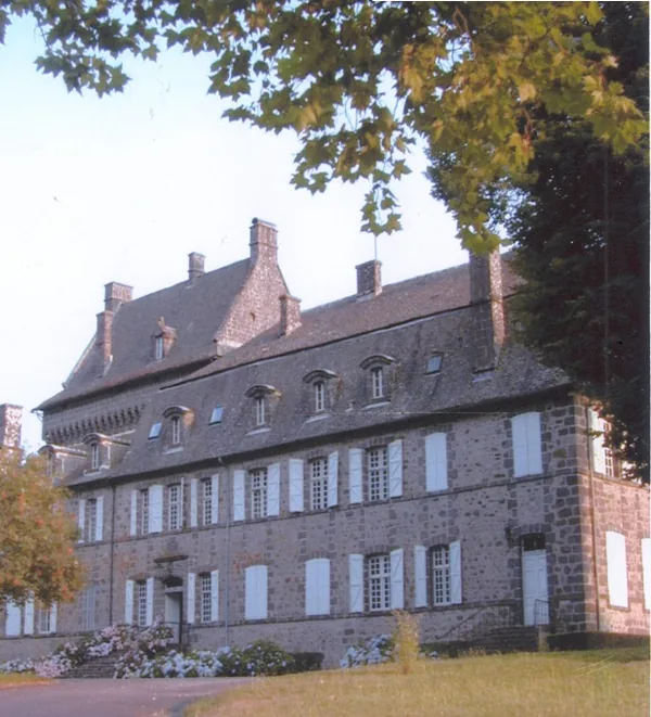 Château de Saint-Chamant à Saint-Chamant, Cantal (15)