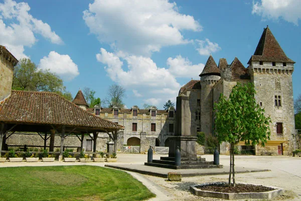 Château de la Marthonie à Saint-Jean-de-Côle, Dordogne (24)