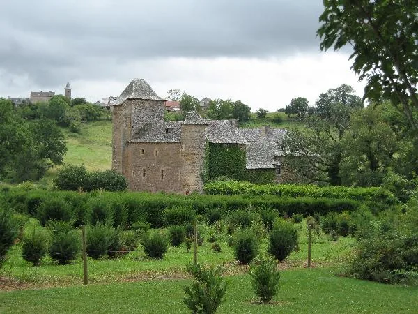 Château et Parc du Colombier Éden Médiéval à Salles-la-Source, Aveyron (12)