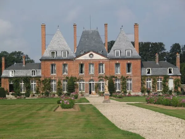 Château et Roseraie du Mesnil-Geoffroy à Ermenouville, Seine-Maritime (76)